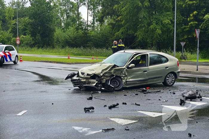 Aanrijding zorgt voor grote schade