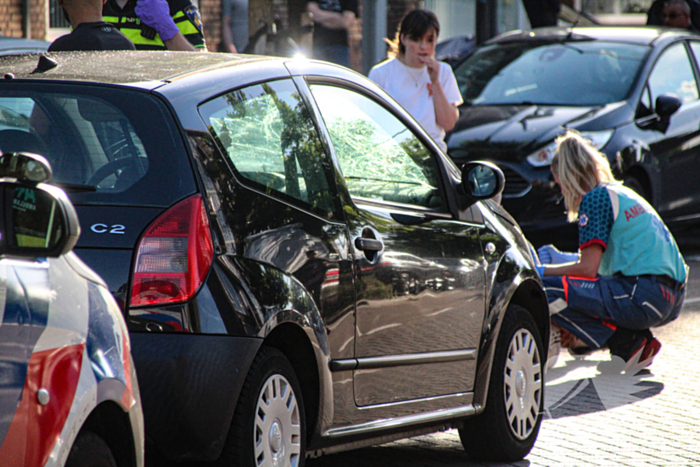 Auto met gebarsten voorruit