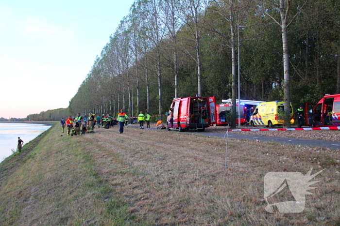 Auto door midden na ernstig ongeval