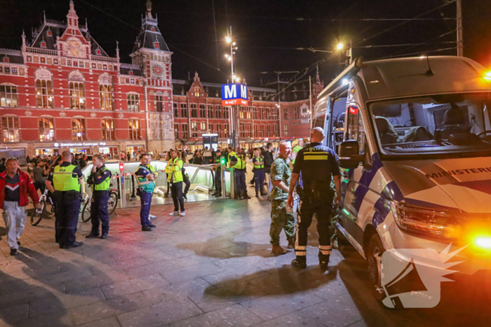 Metrostation afgesloten door verdacht pakketje