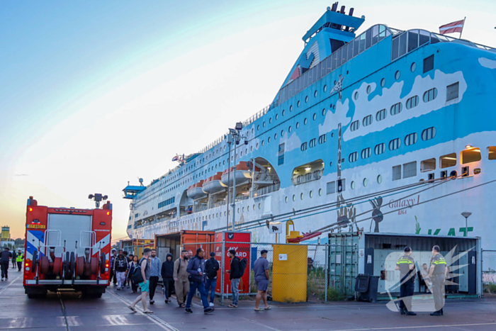 Brand op asielzoekersboot onder controle