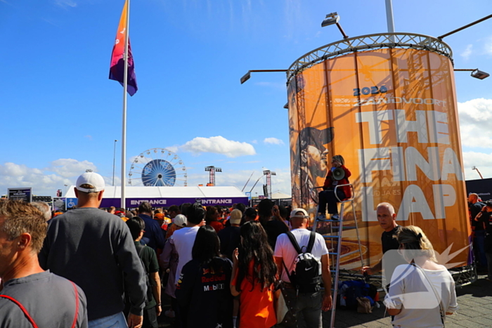 Drukte voor Formule 1 race op circuit Zandvoort
