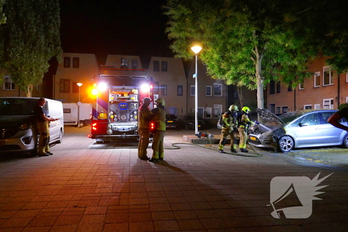 Autobrand snel onder controle