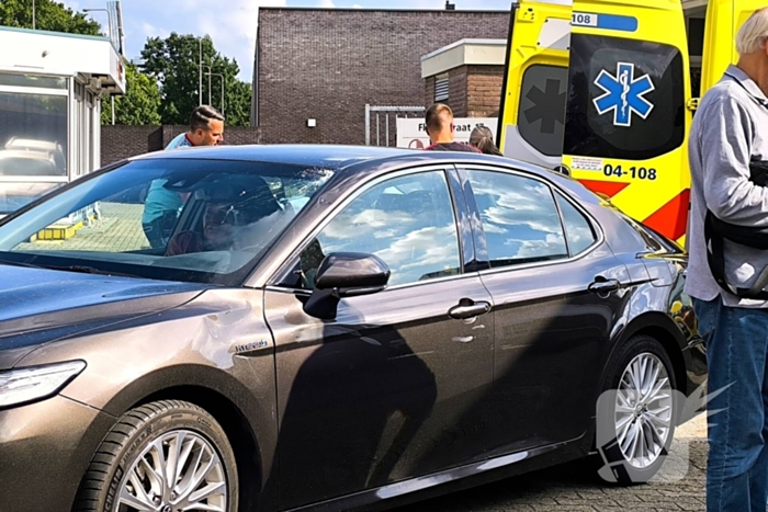 Fietser gewond bij botsing met auto