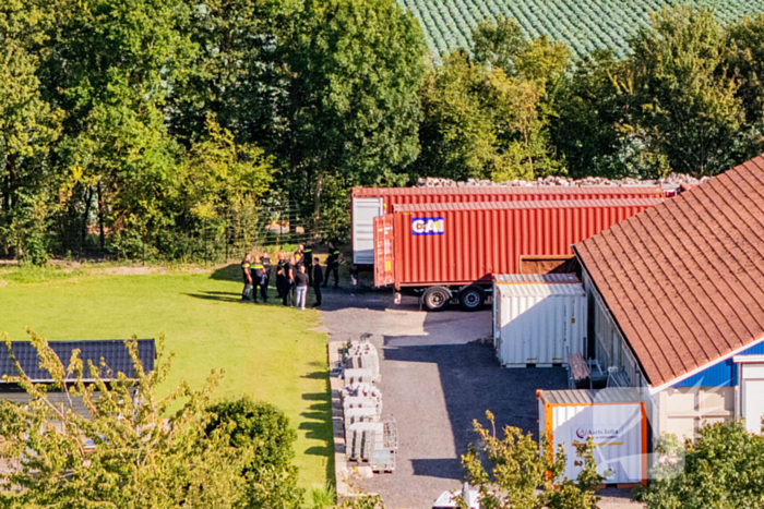 Zware politie-inzet bij boerderij
