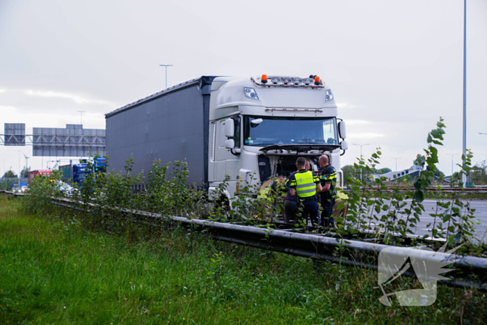 Vrachtwagenbrand gecontroleerd na melding