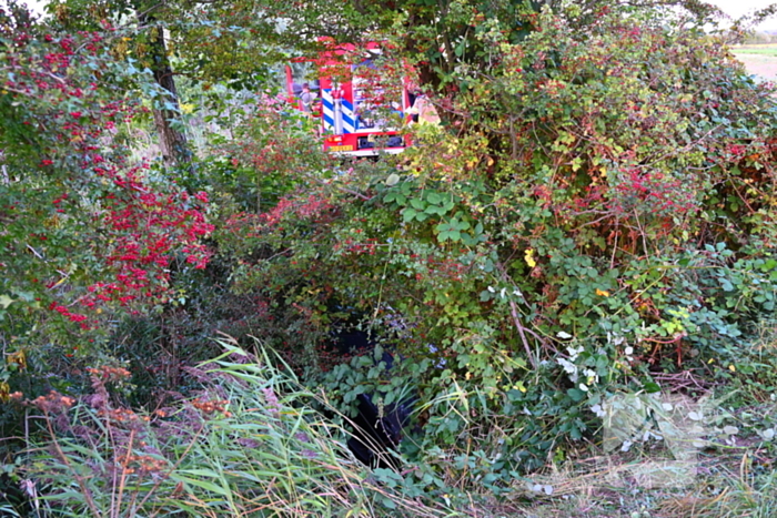 Ongeval met auto in de sloot