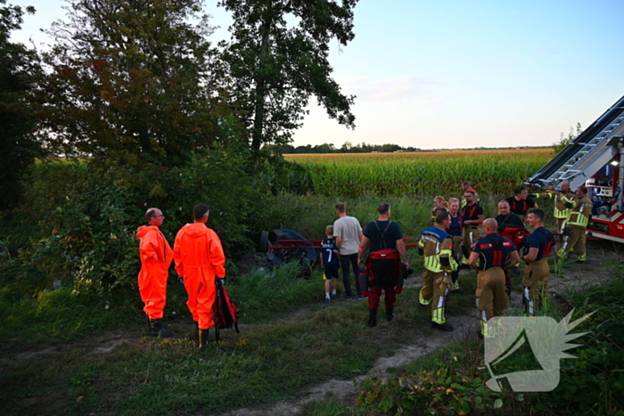 Ongeval met auto in de sloot