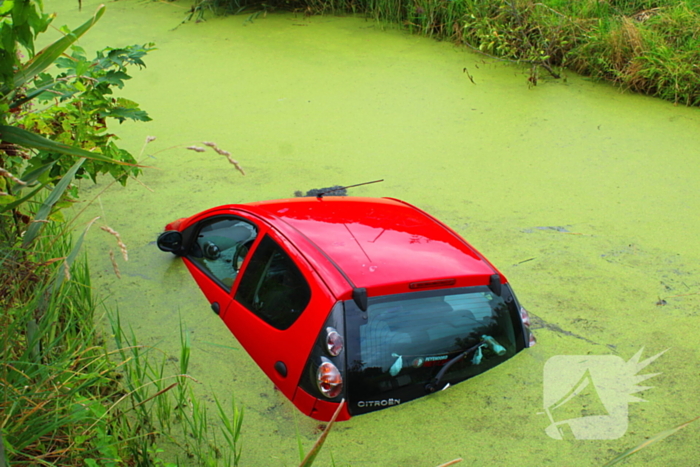 Berging na ongeval met voertuig te water