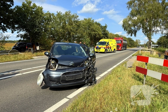 Botsing tussen auto's leidt tot gewonden en verkeershinder