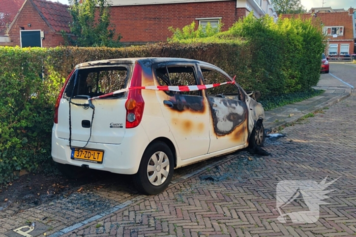 Auto door brand verwoest