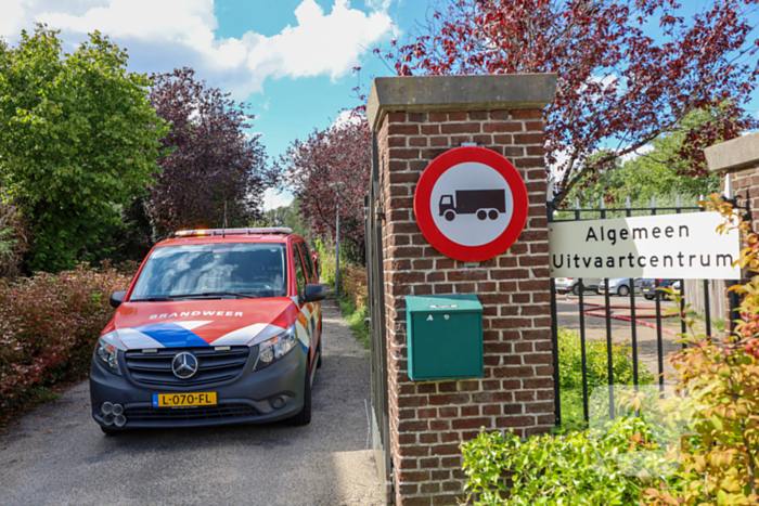 Brand in aula begraafplaats geblust
