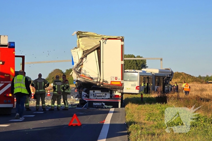 Zwaargewonden bij snelwegongeval