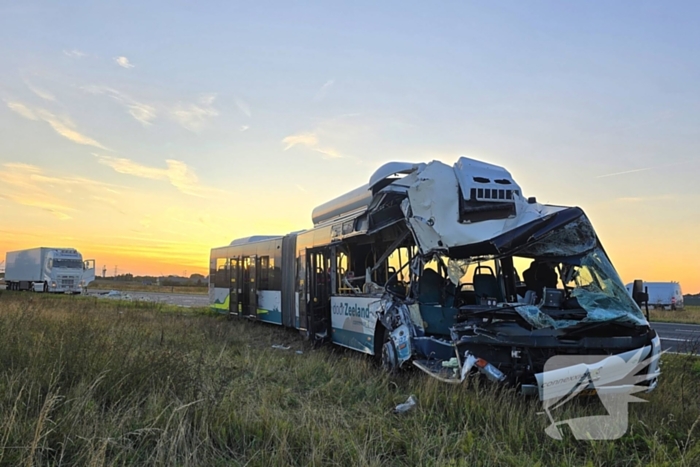 Zwaargewonden bij snelwegongeval