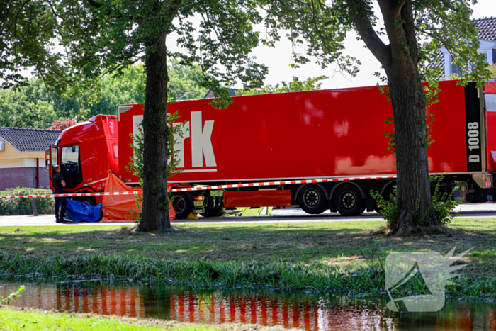 Dodelijk ongeval na aanrijding met vrachtwagen