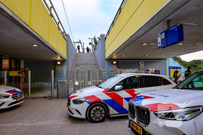 Aanrijding persoon door trein leidt tot stationafsluiting