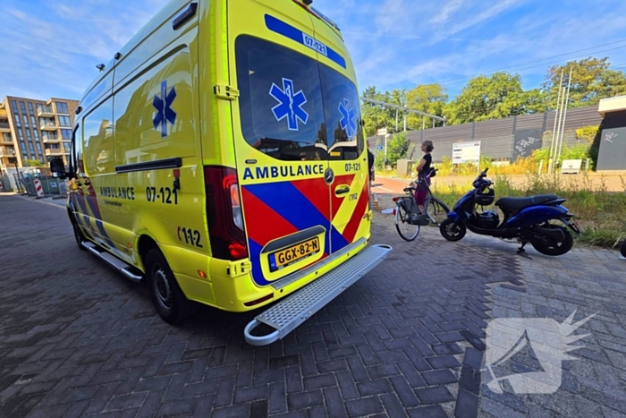 Botsing tussen scooterrijder en fietser