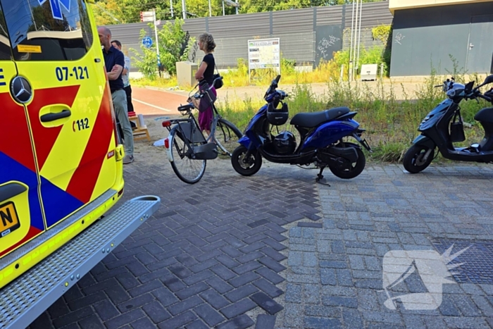 Botsing tussen scooterrijder en fietser
