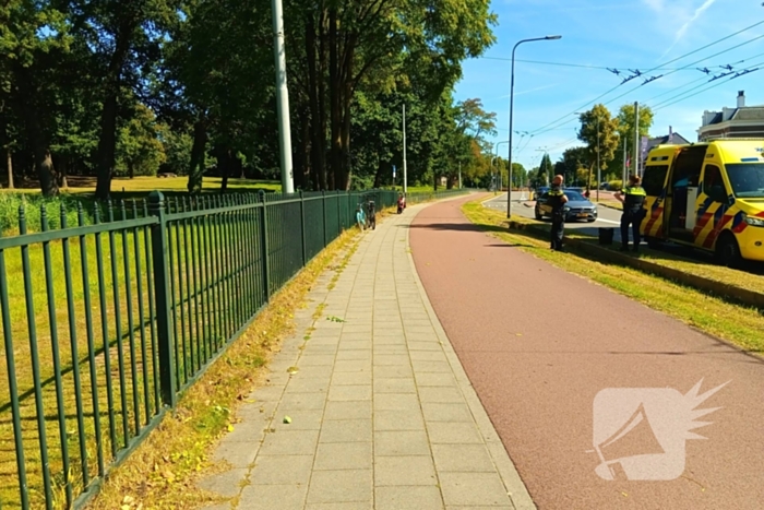 Politie brengt dochtertje veilig thuis na val met fiets