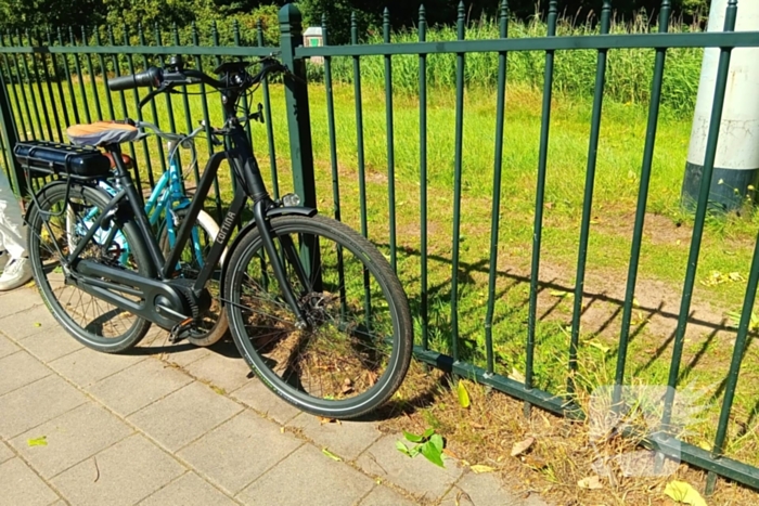 Politie brengt dochtertje veilig thuis na val met fiets
