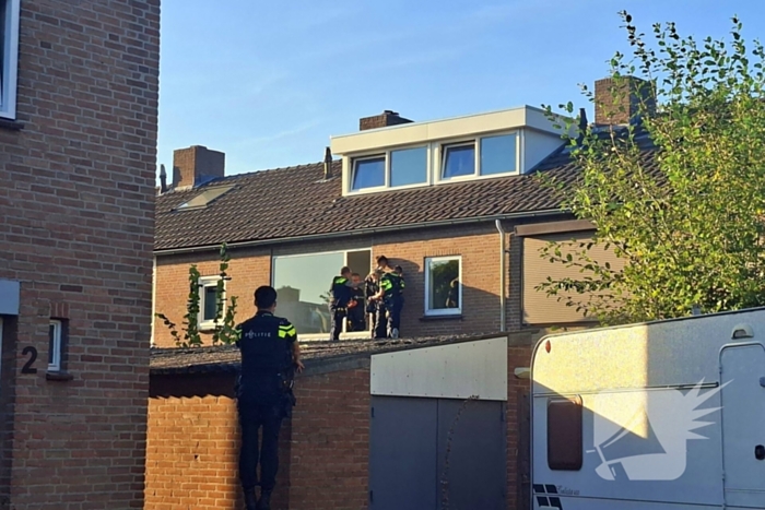 Man op daken na vuurwapenmelding