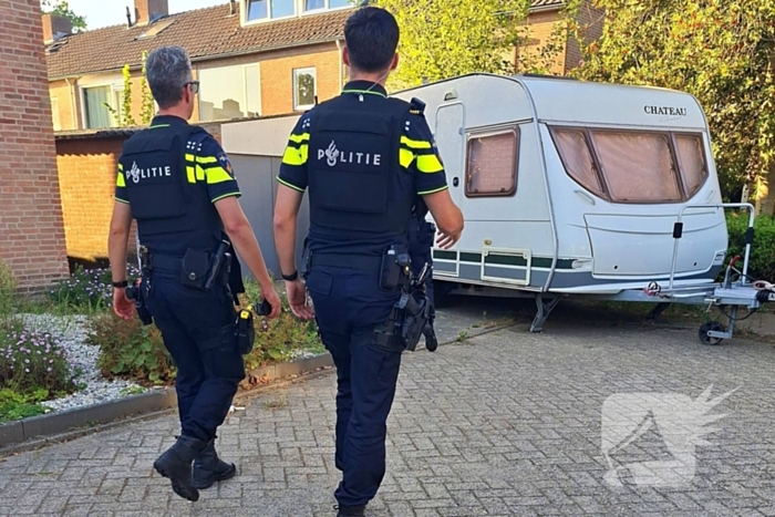 Man op daken na vuurwapenmelding