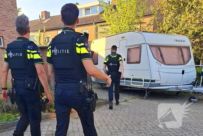 Man op daken na vuurwapenmelding