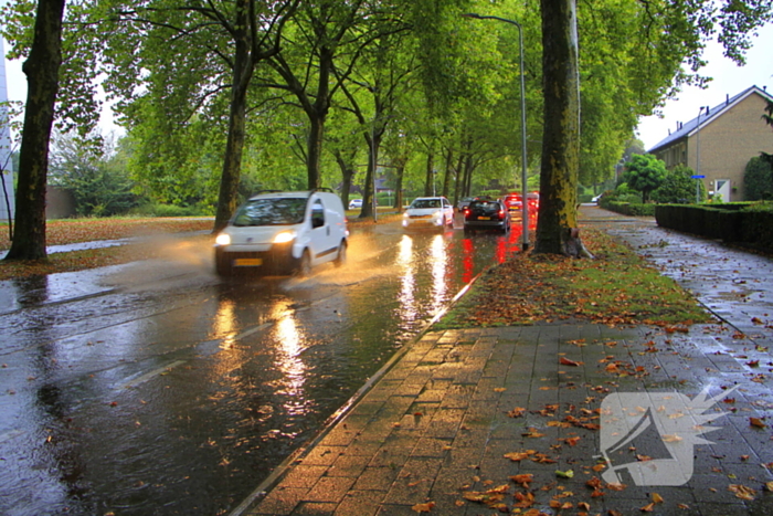 Hevige regenval hindert verkeer