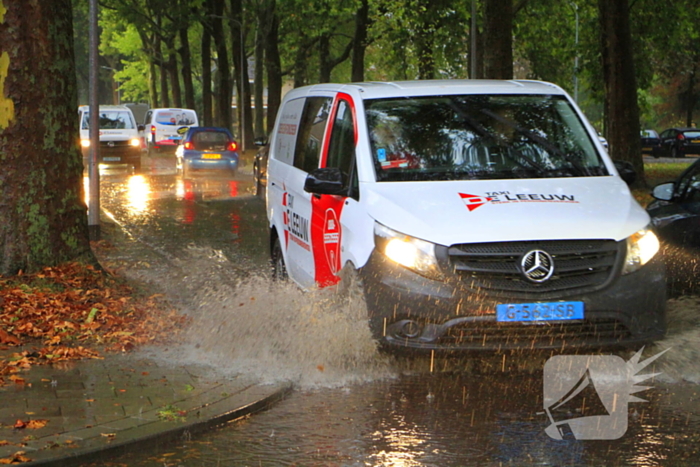 Hevige regenval hindert verkeer