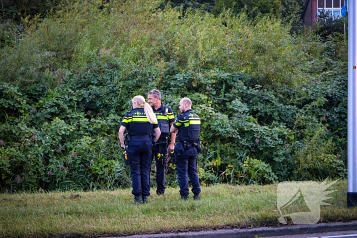 Motorrijder vliegt uit bocht, motor belandt in sloot