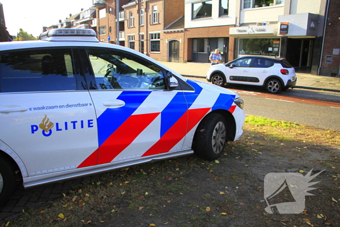 Fietsster aangereden door automobilist tijdens oversteken