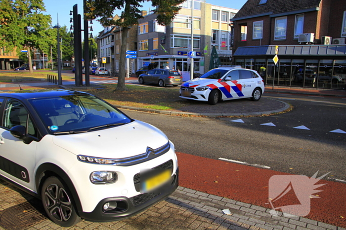 Fietsster aangereden door automobilist tijdens oversteken