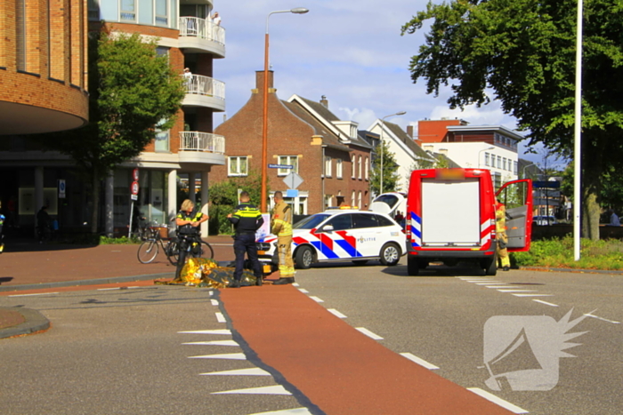 Scooterrijder overlijdt bij botsing met vrachtwagen
