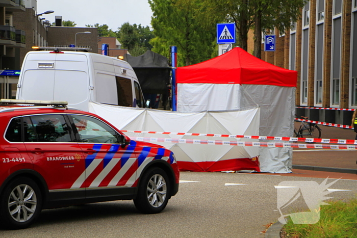 Scooterrijder overlijdt bij botsing met vrachtwagen