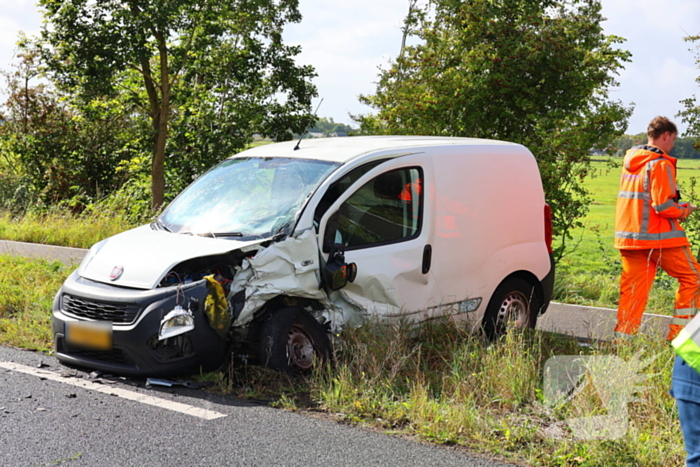 Twee gewonden naar ziekenhuis