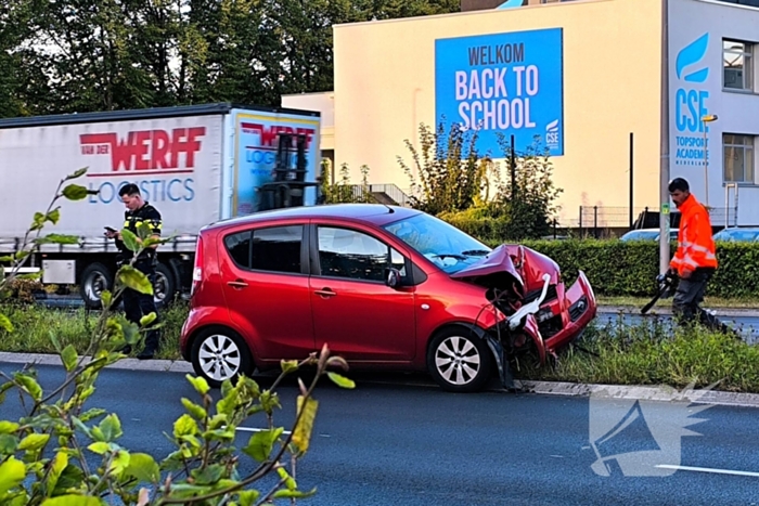 Botsing tegen paal in middenberm