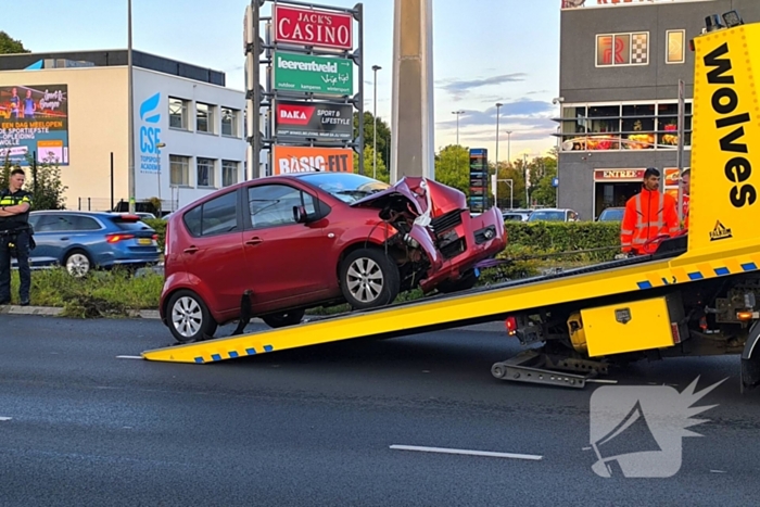Botsing tegen paal in middenberm