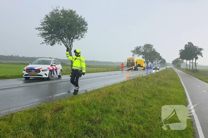 Auto te water na inhaalmanoeuvre