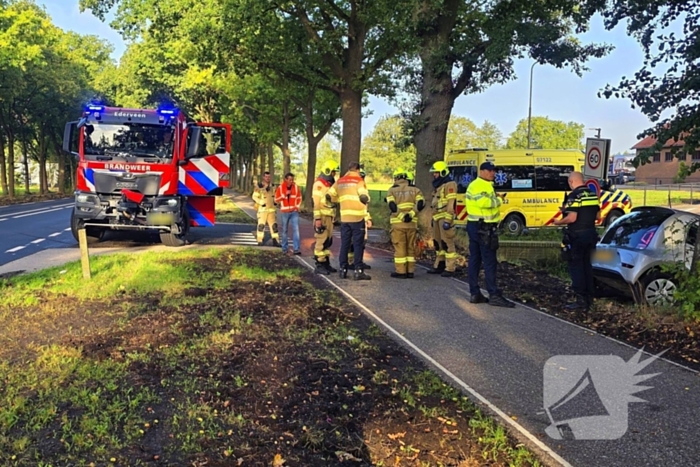 Auto belandt in greppel na ongeval