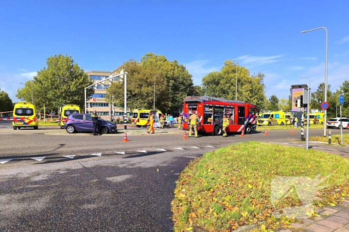 Persoon met handboeien meegenomen