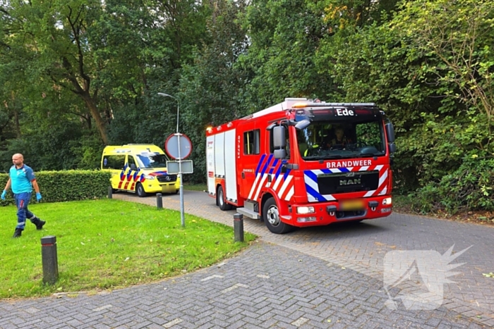 Automobiliste gewond bij botsing met pilaar in parkeergarage