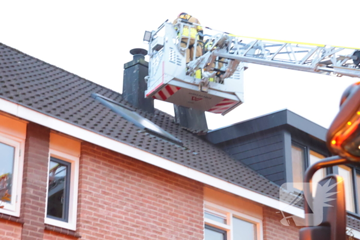 Schoorsteen los door stormachtig weer