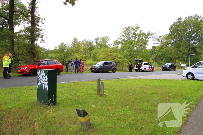 Aanrijding met letsel tussen drie voertuigen