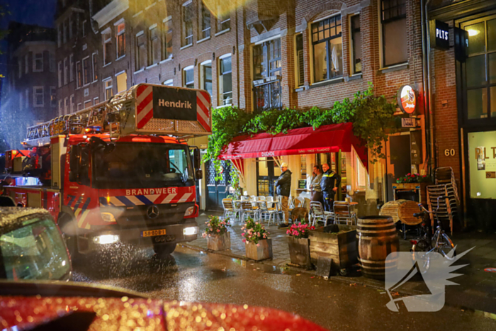 Woningbrand vergt grote inzet van brandweer