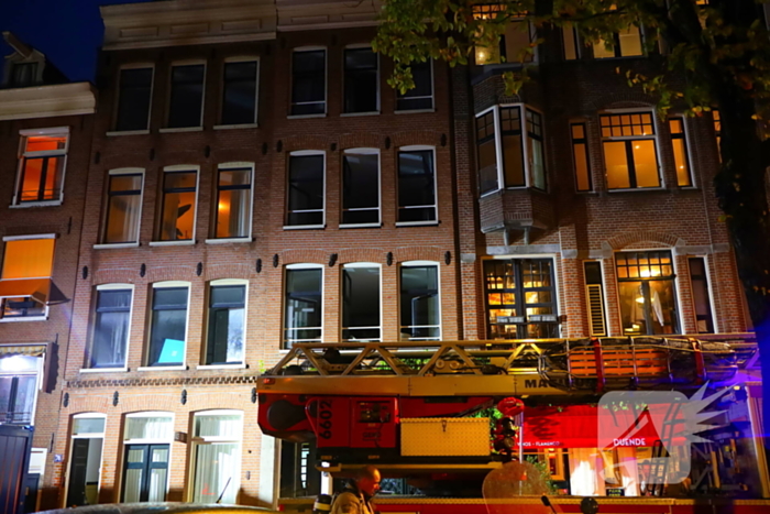 Woningbrand vergt grote inzet van brandweer