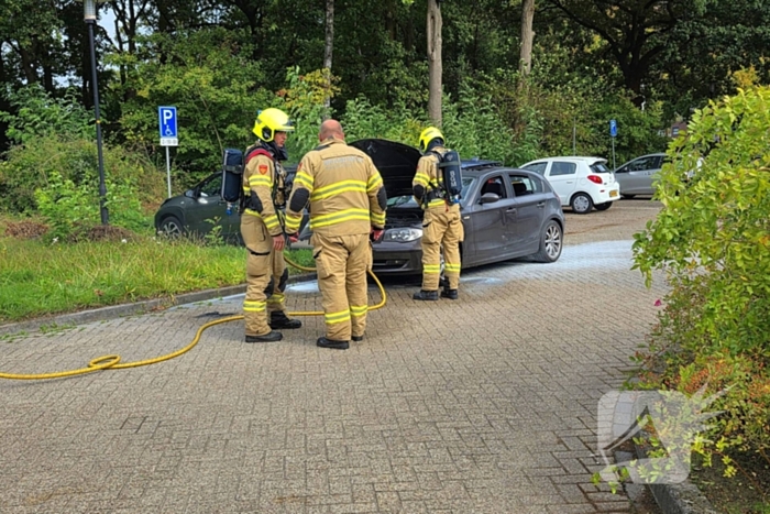 Brand in auto snel geblust