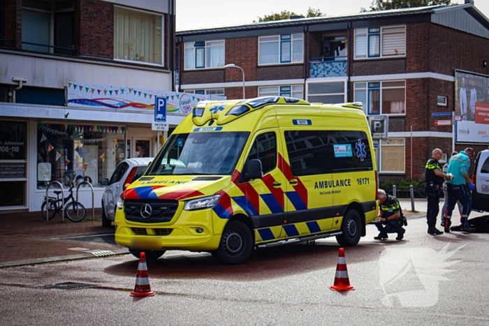 Scooterrijder gewond na val door gladde kruising