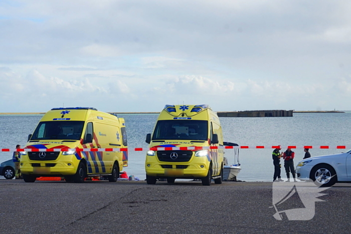 Passerende boot redt drenkeling, maar hulp te laat