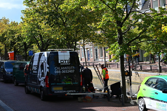 Zoektocht naar explosief in gracht