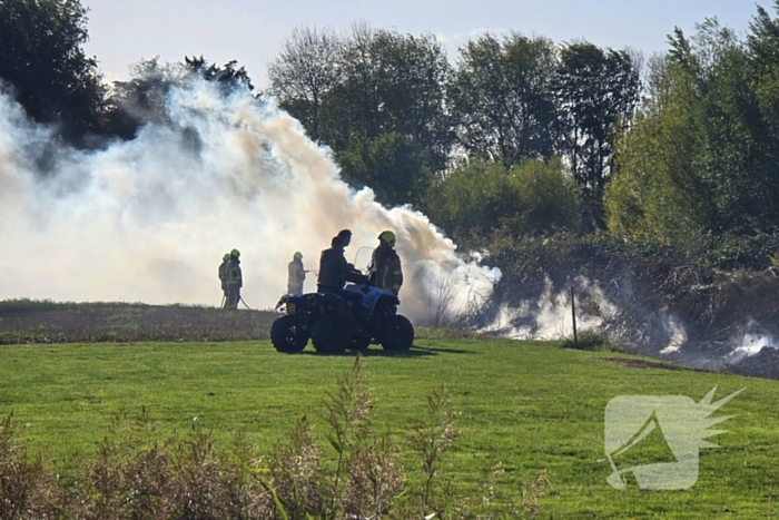 Brand in bramenstruiken zorgt voor hevige rookontwikkeling